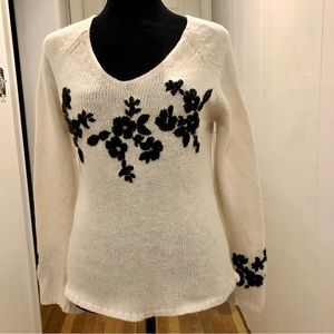 Summer field Street Cream & Black Boho Floral Sweater Size S